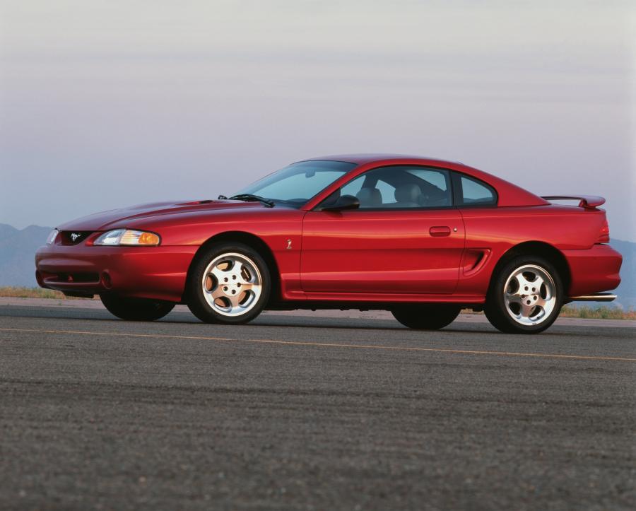  Ford Mustang SVT Cobra Coupe 1996 года  (фото 3 из 5)